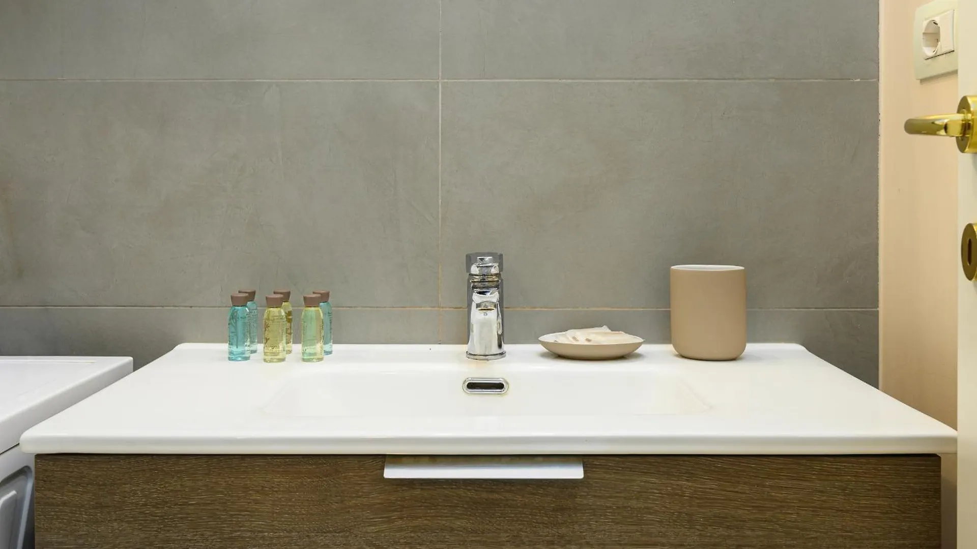 Classbnb - Bright Apartment In The Moscova Area ميلان