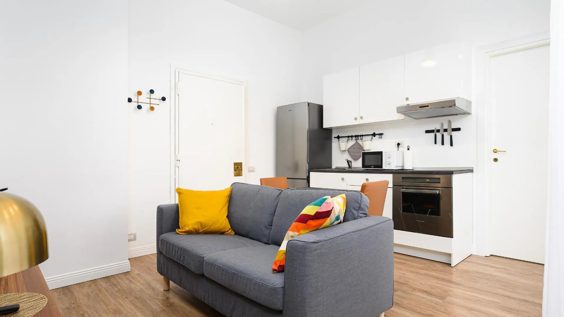 Classbnb - Bright Apartment In The Moscova Area ميلان 0*,
